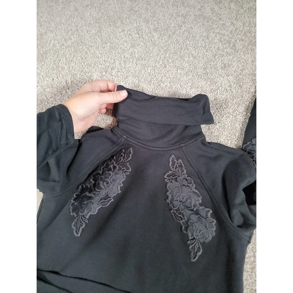 Lululemon Embroidered To You Tunic Sweatshirt Sz 2 Black Turtleneck Y2K Floral